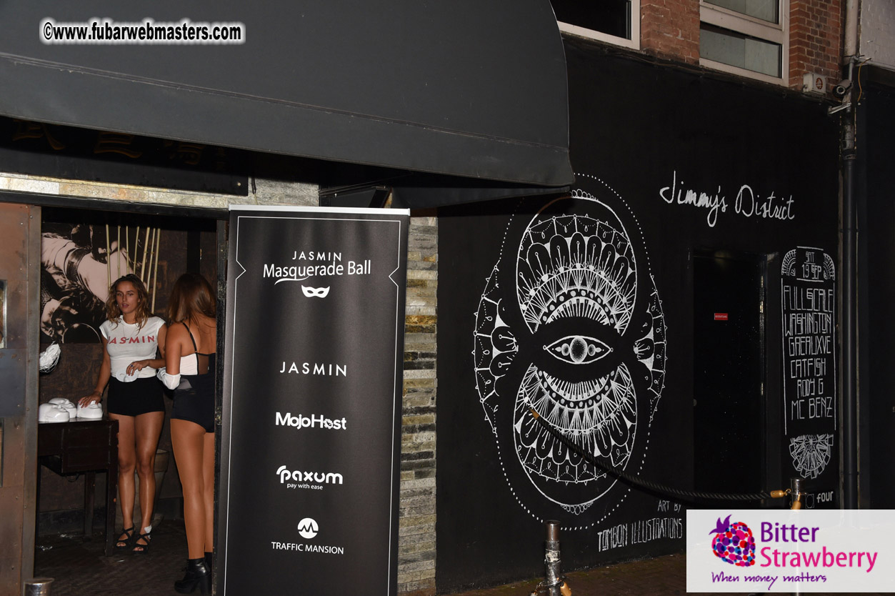 Jasmin White Mascarade