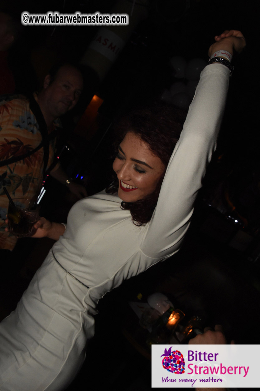 Jasmin White Mascarade