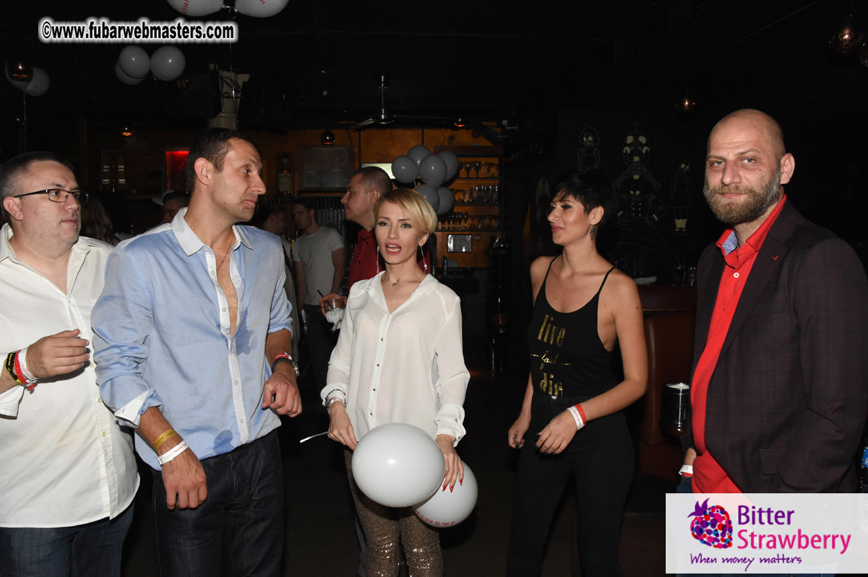 Jasmin White Mascarade