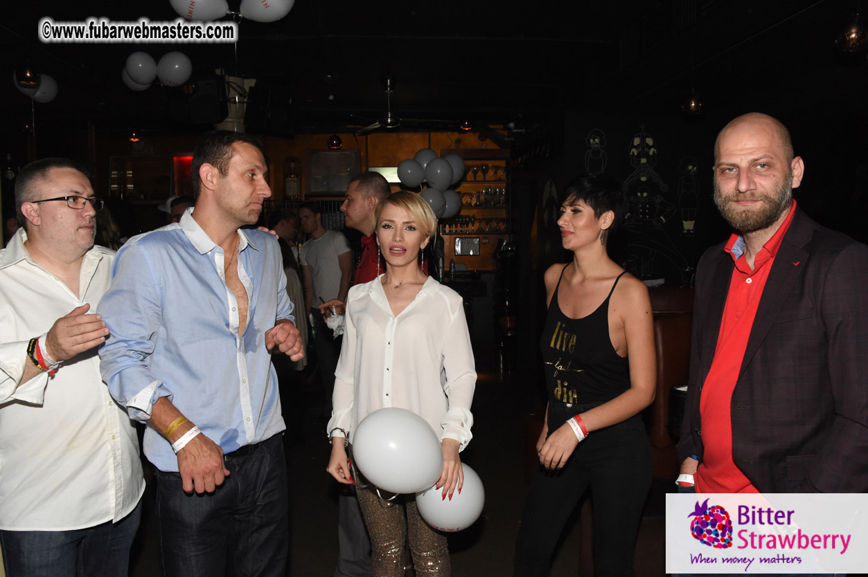 Jasmin White Mascarade