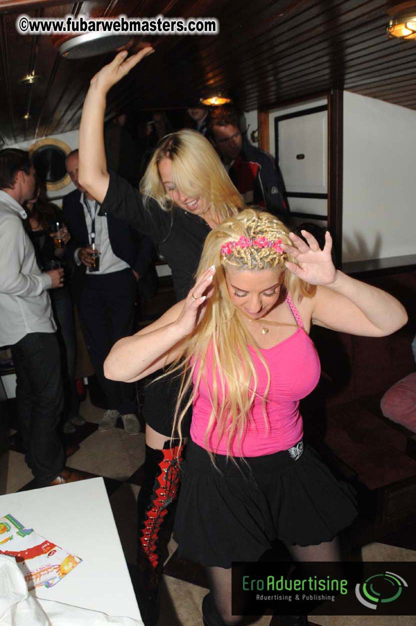 Adult Webmaster Canal Cruise