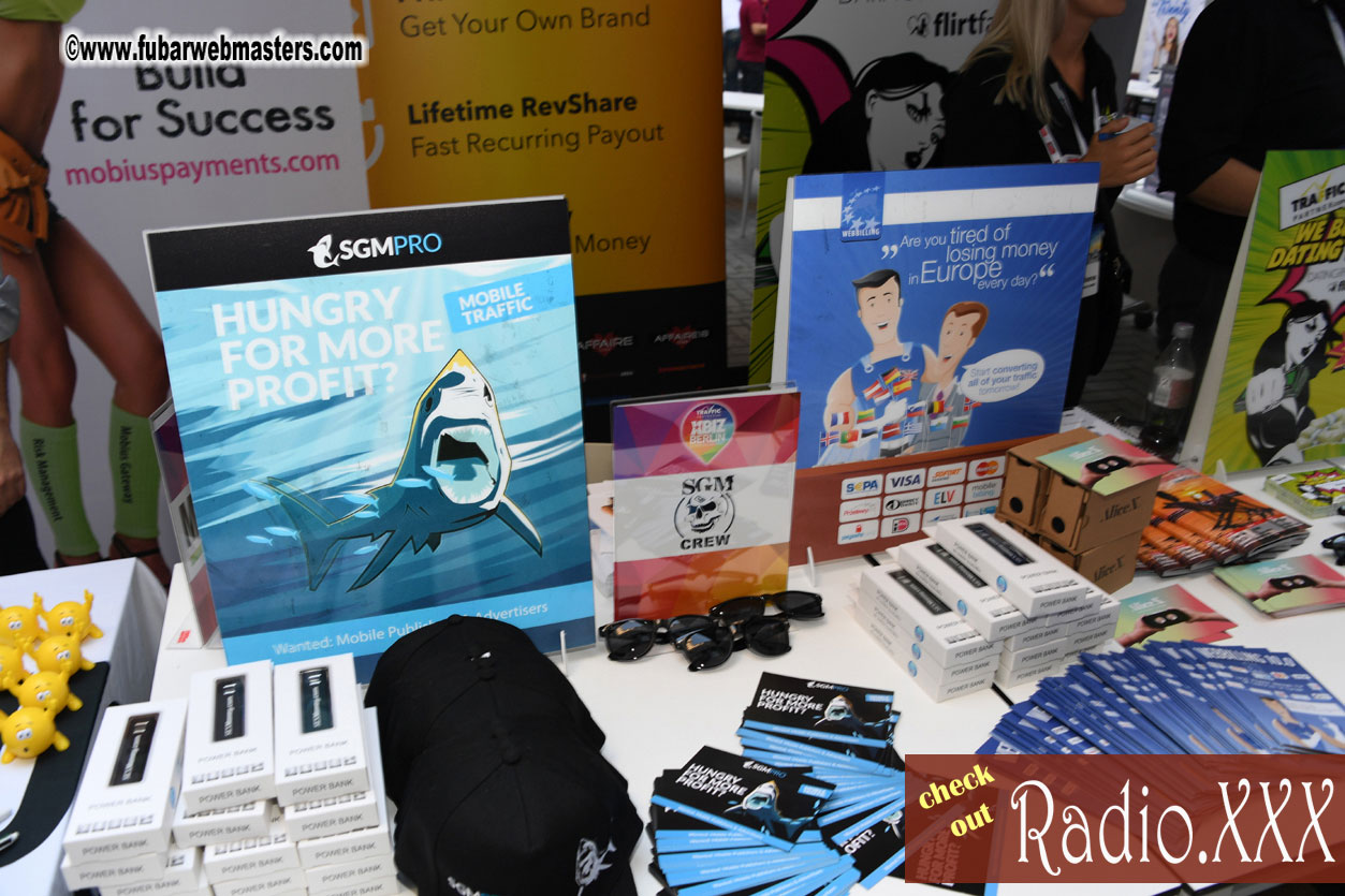 Mix & Meet Happy Hour