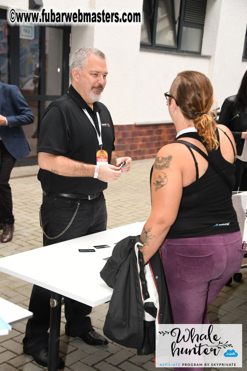 Mix & Meet Happy Hour