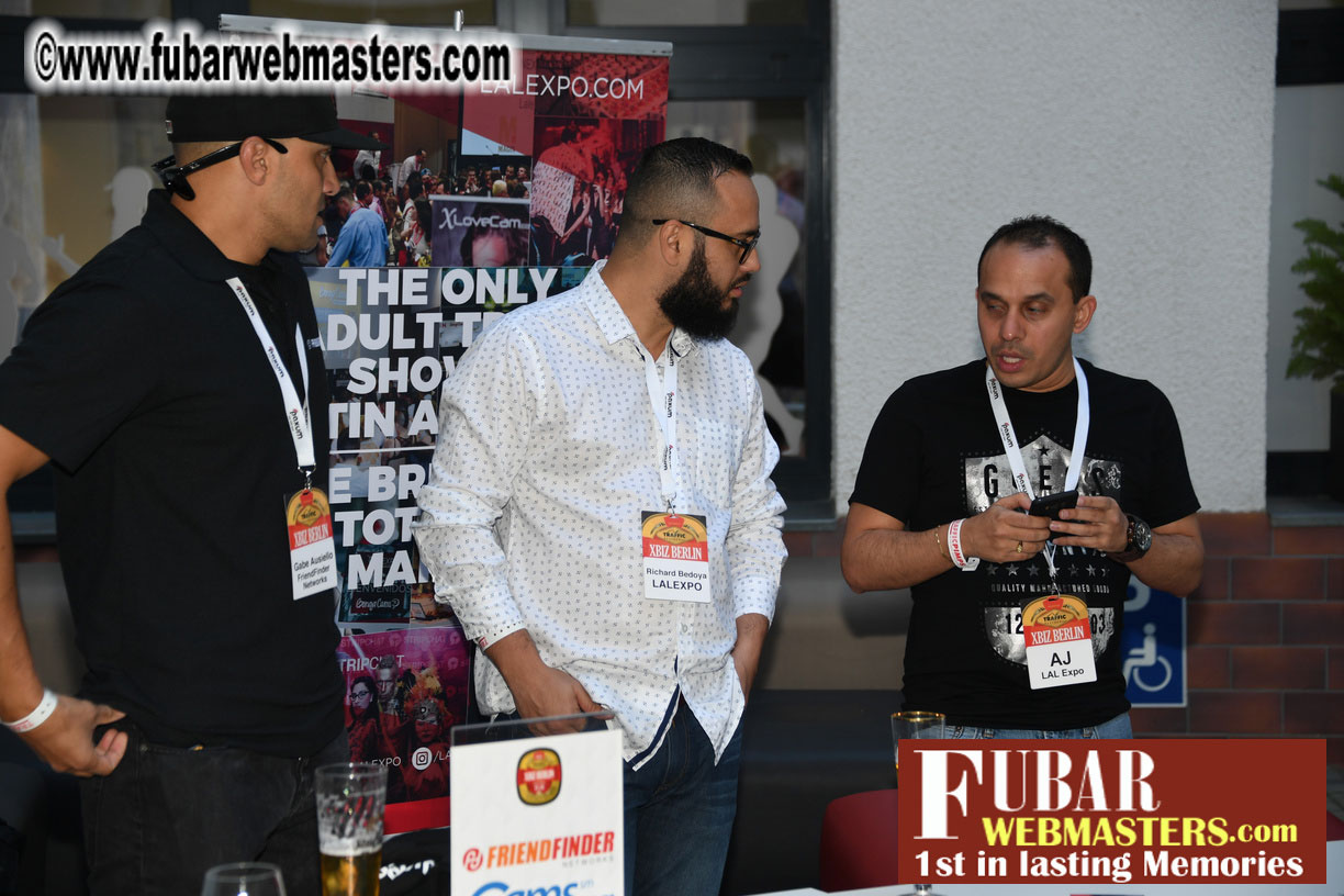 Mix & Meet Happy Hour