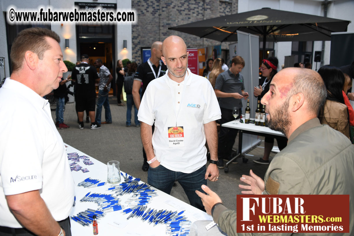 Mix & Meet Happy Hour