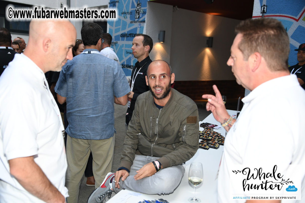 Mix & Meet Happy Hour