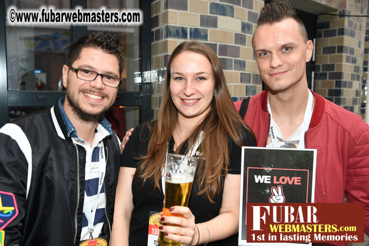 Mix & Meet Happy Hour