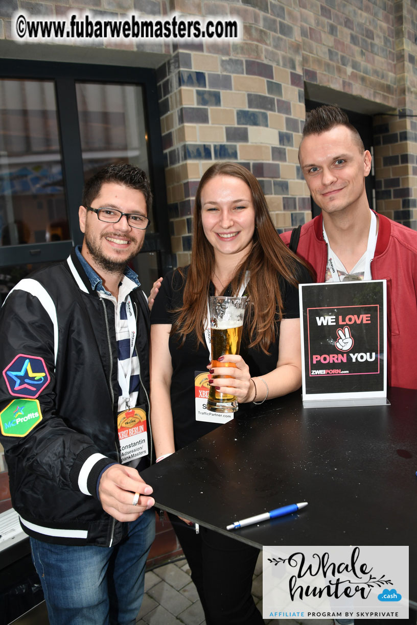 Mix & Meet Happy Hour