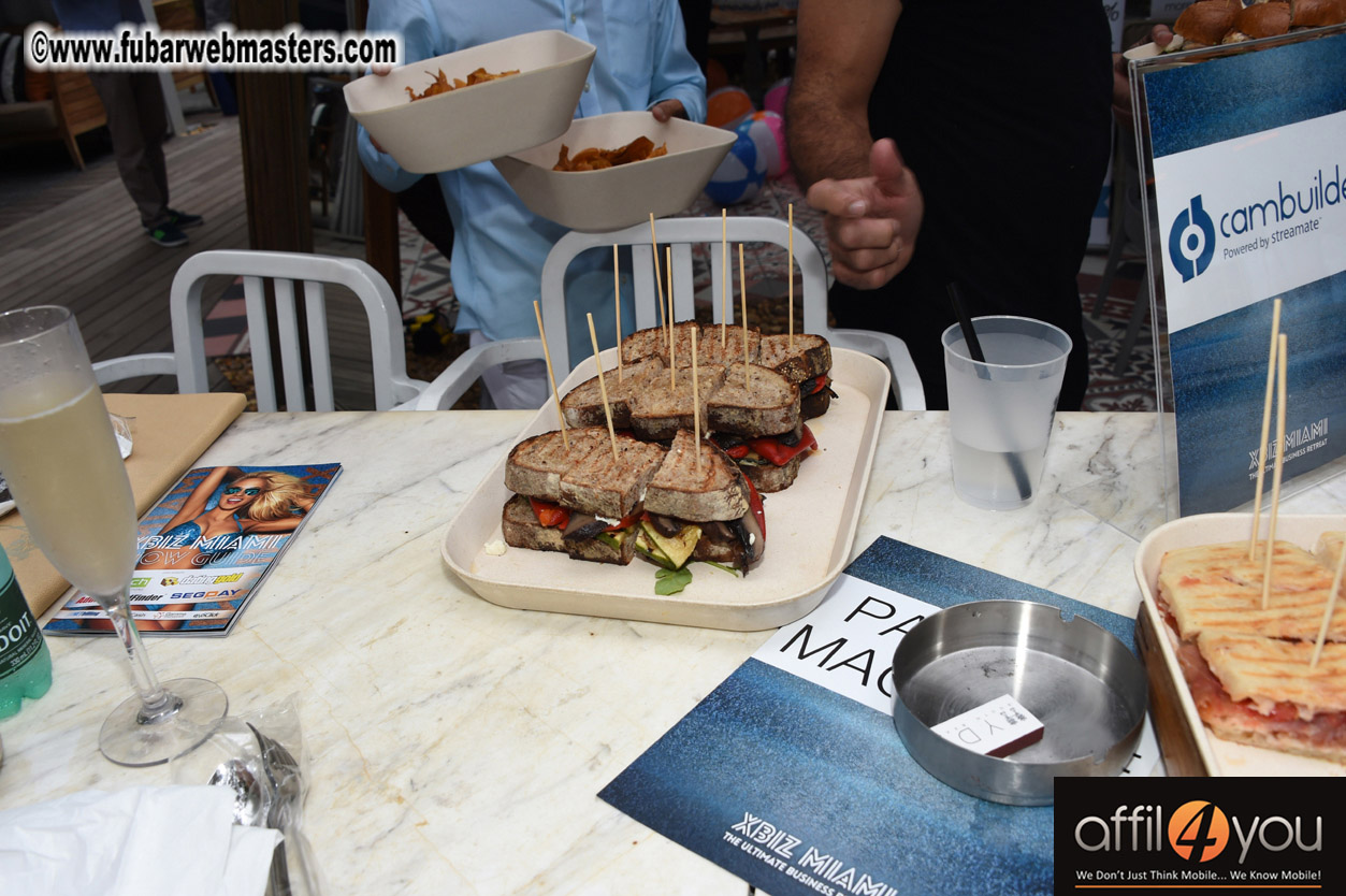 Happy Hour Mix & Meet