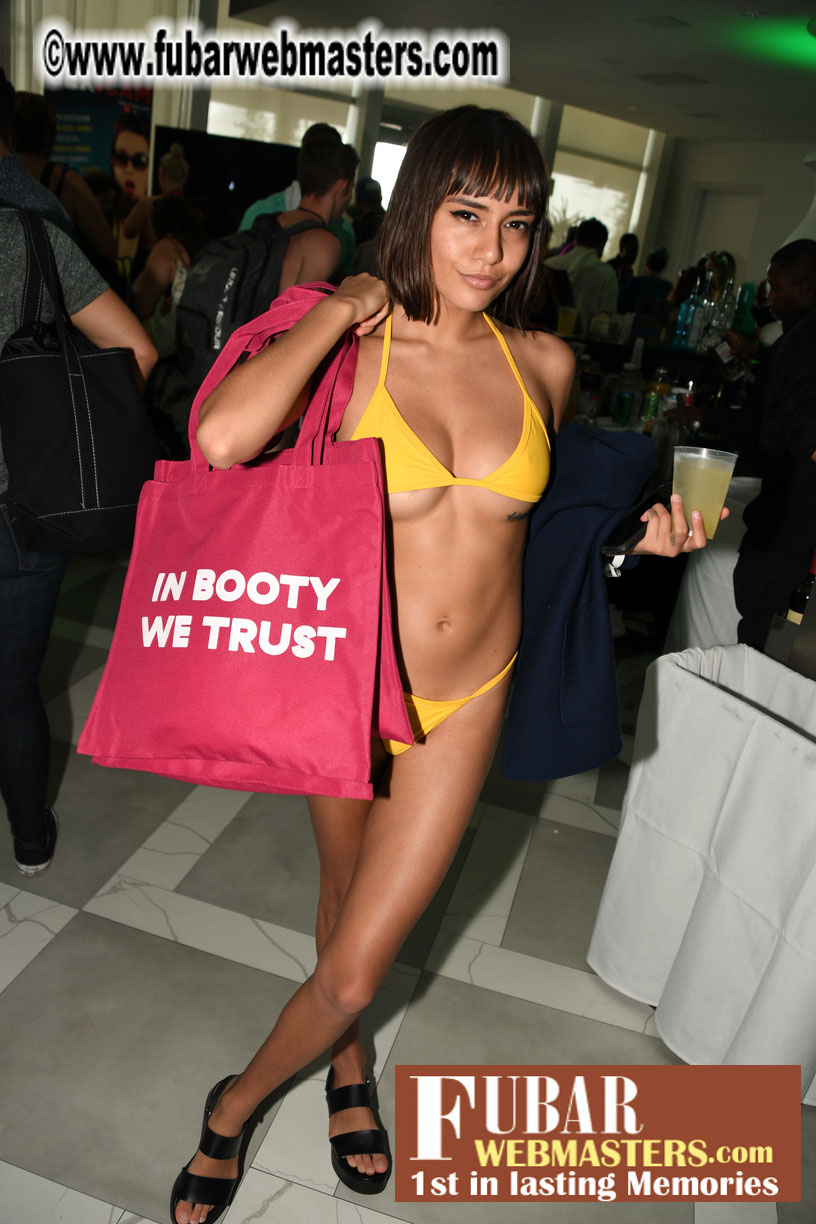 Mix & Meet + Happy Hour