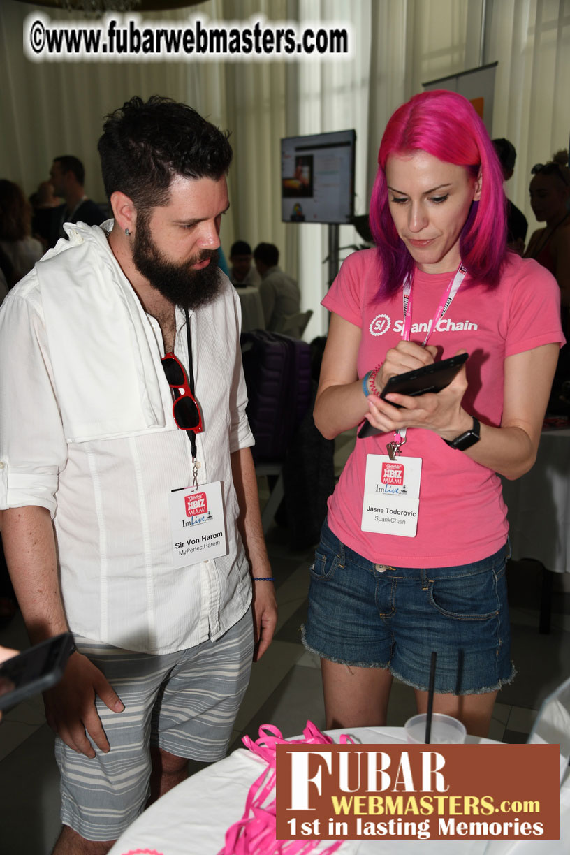 Mix & Meet + Happy Hour