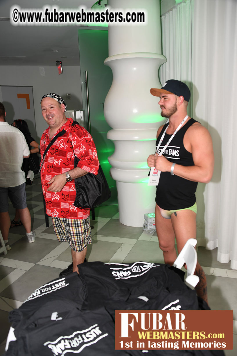 Mix & Meet + Happy Hour