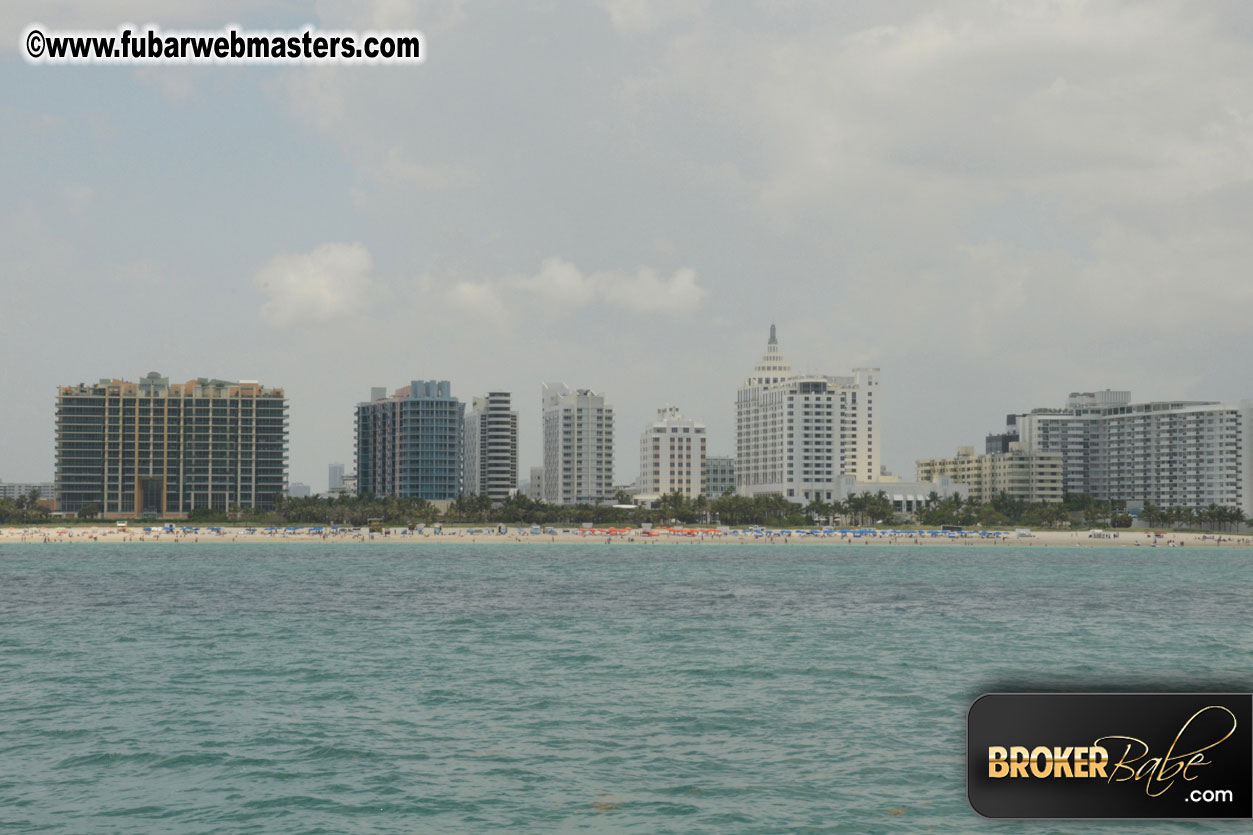 MojoHost Farewell Yacht Cruise