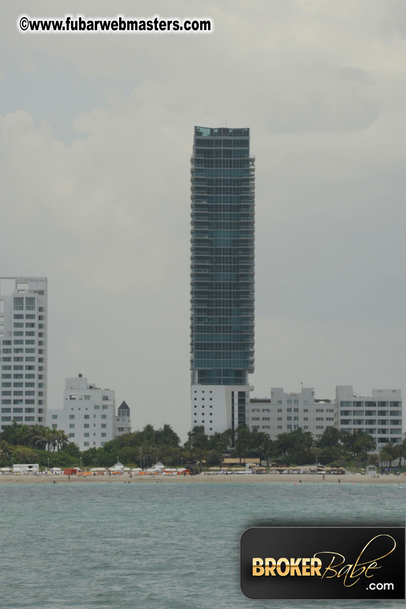 MojoHost Farewell Yacht Cruise