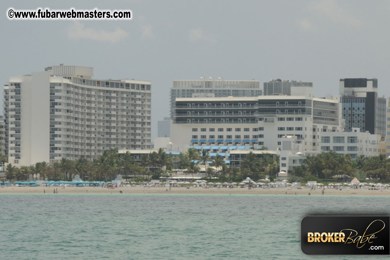 MojoHost Farewell Yacht Cruise