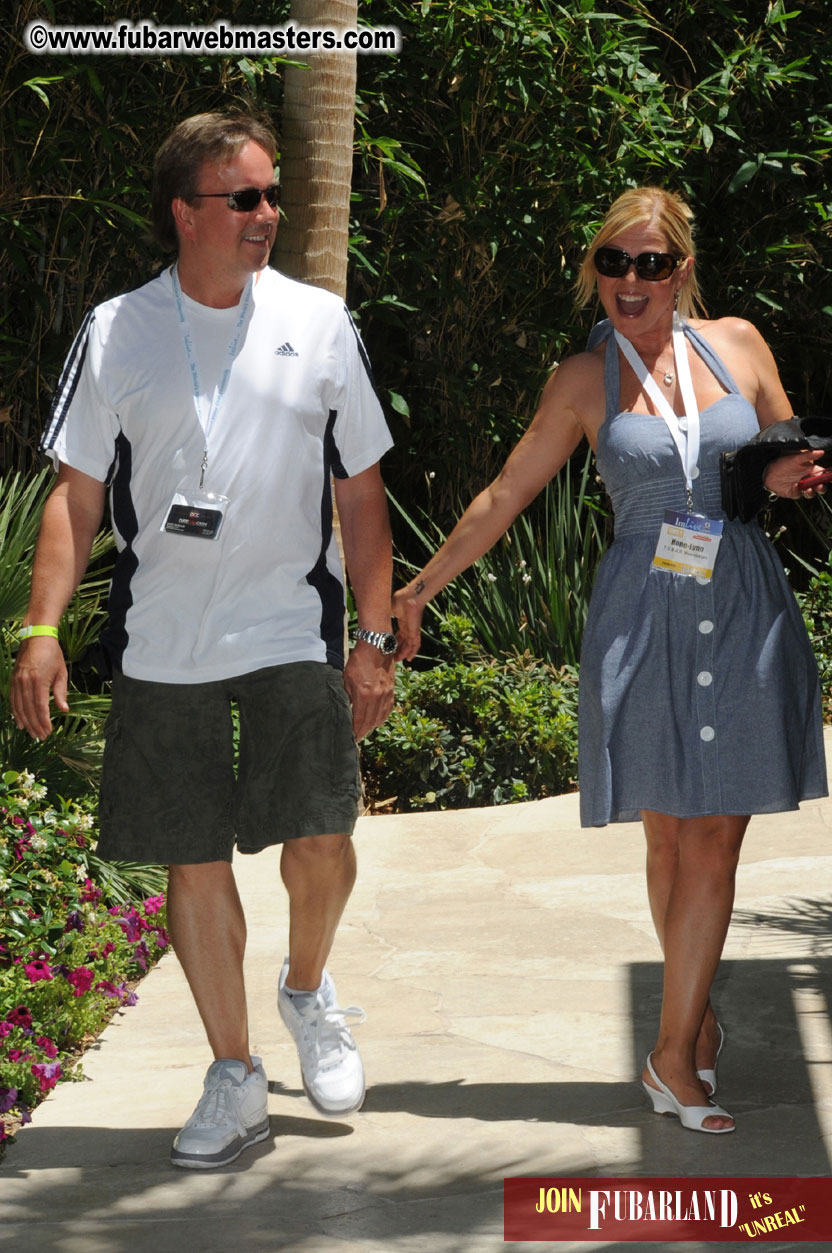 Cabana Exhibits & Networking Hub @ Dish Pool