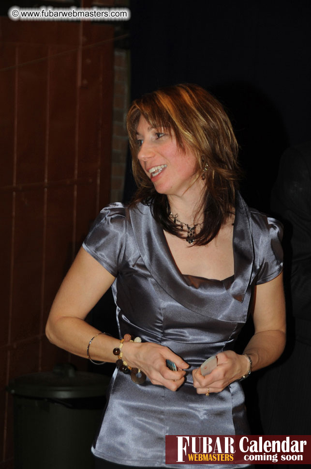 2Much.net Christmas Cocktails and Dinner