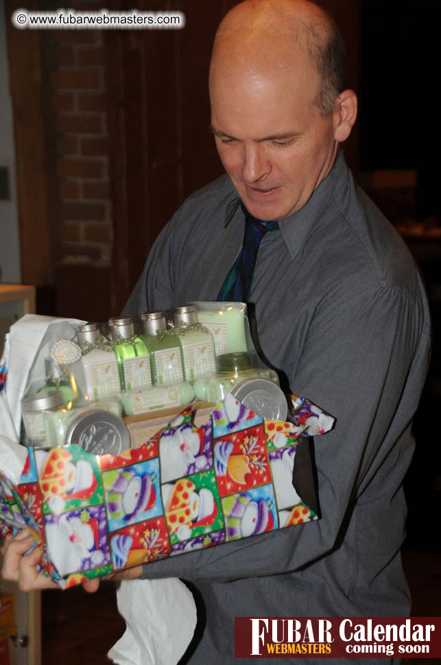 2Much.net Christmas Cocktails and Dinner