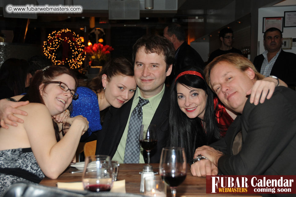 2Much.net Christmas Cocktails and Dinner