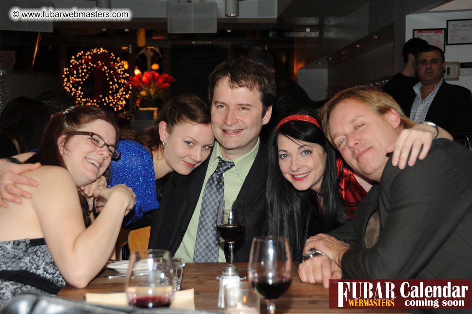 2Much.net Christmas Cocktails and Dinner