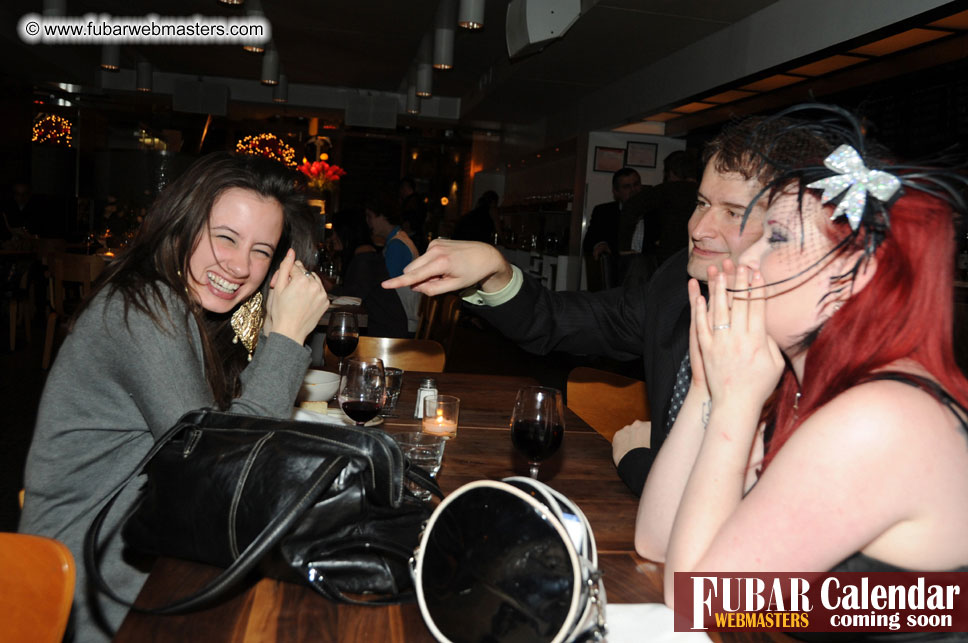 2Much.net Christmas Cocktails and Dinner