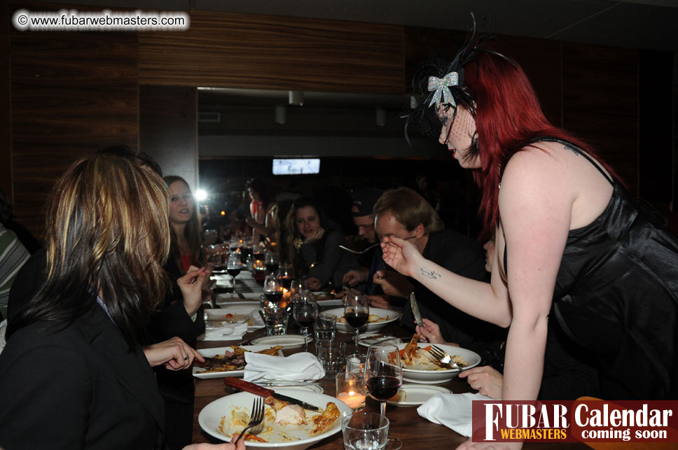 2Much.net Christmas Cocktails and Dinner