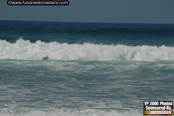 Ycaza & Mike Hawk Surfing