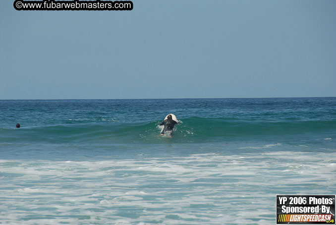 Ycaza & Mike Hawk Surfing