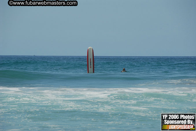 Ycaza & Mike Hawk Surfing