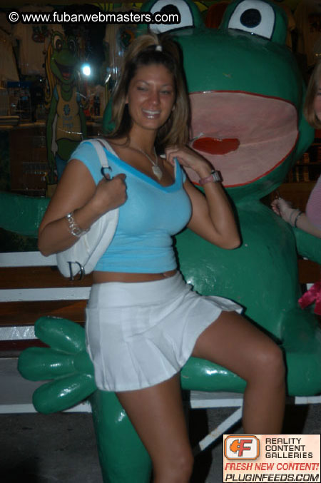 Clubbing at Senor Frog's & DaddyO's 2004