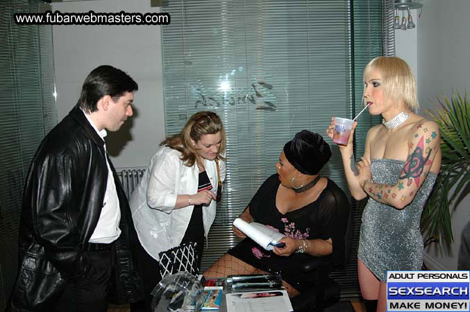 2much.net Winner's Celebration Round-out Party 2005