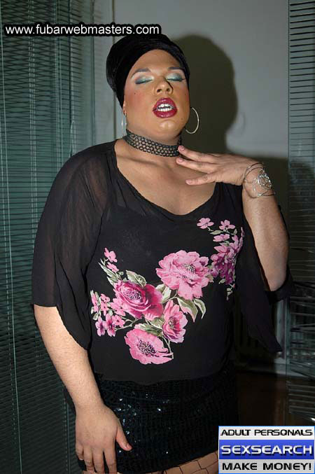 2much.net Winner's Celebration Round-out Party 2005