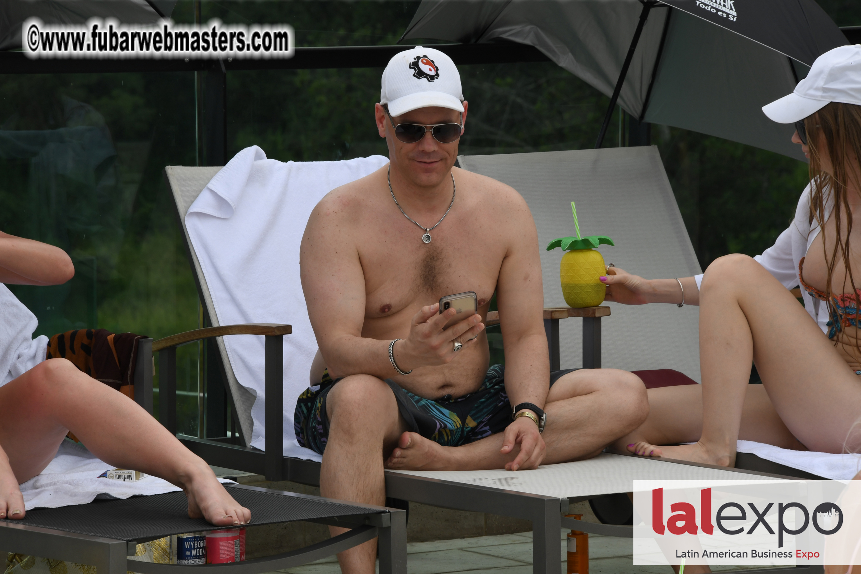 Mojo Host Afternoon Soiree