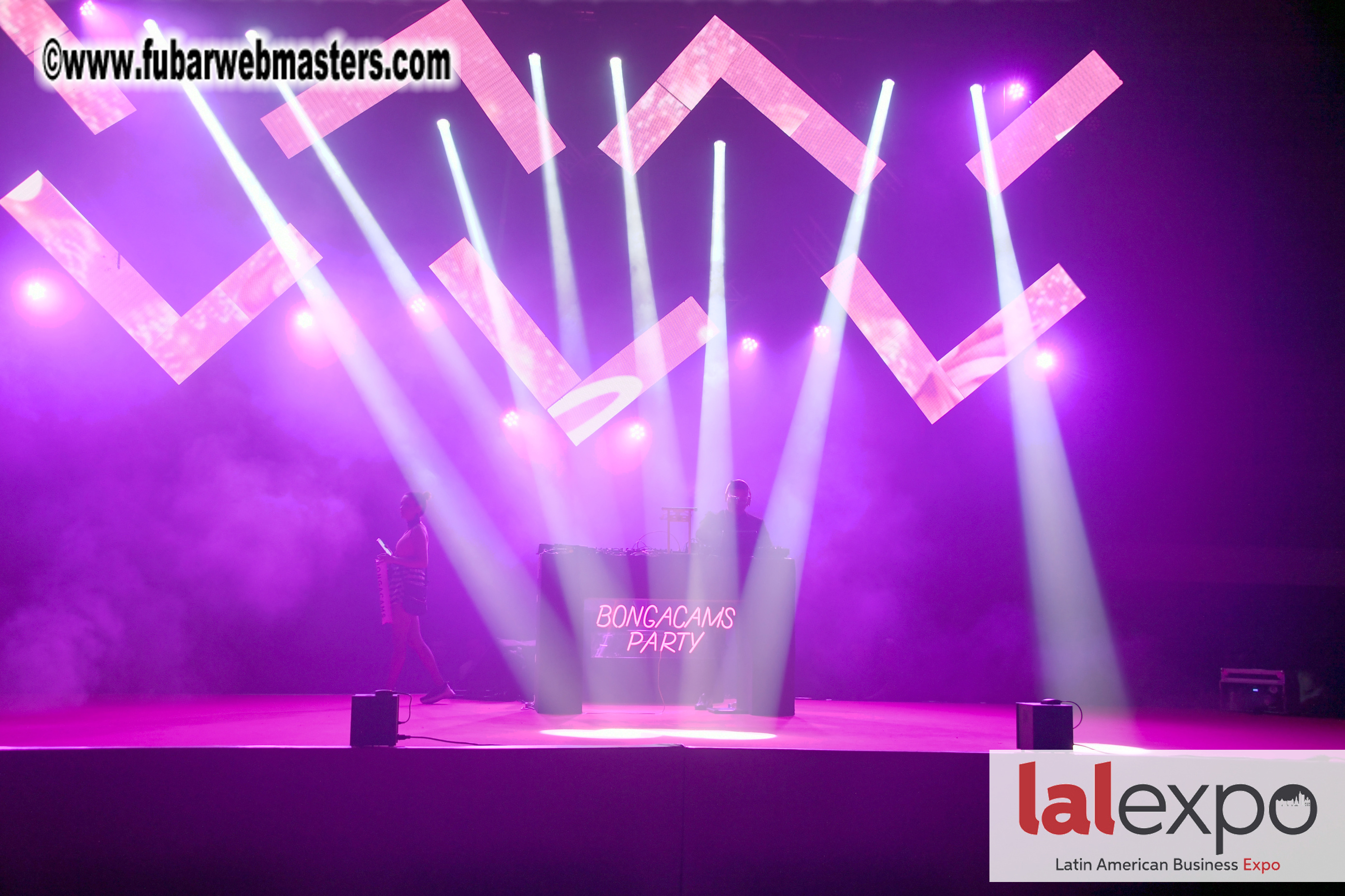 Bongacams Pink Paradise Party