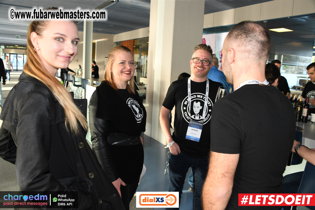 Pre-show MoJoHost Happy Hour